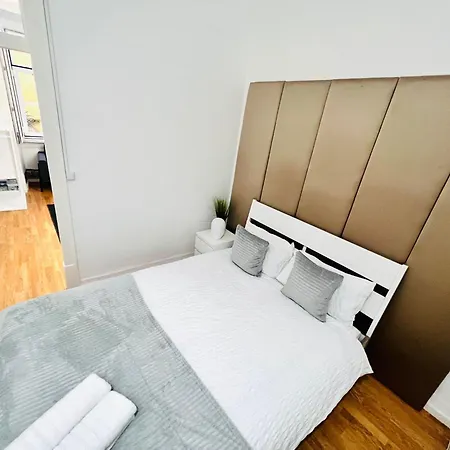 Vandrarhem In Alfama, Location In *