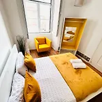 In Alfama, Location In