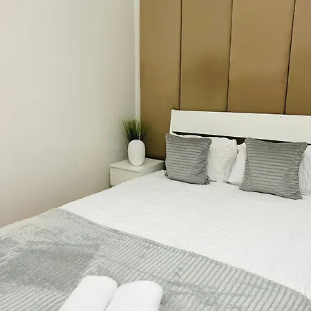 호스텔 In Alfama, Location In *