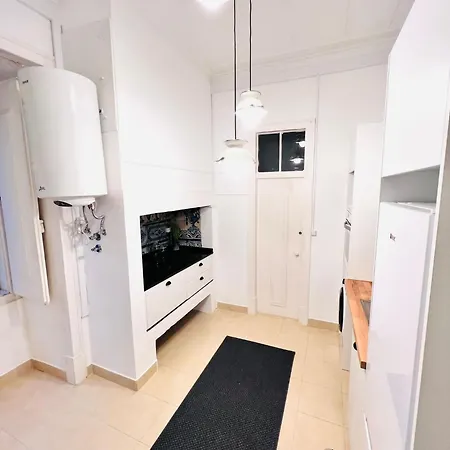 Hostel In Alfama, Location In Lissabon