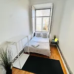 In Alfama, Location In