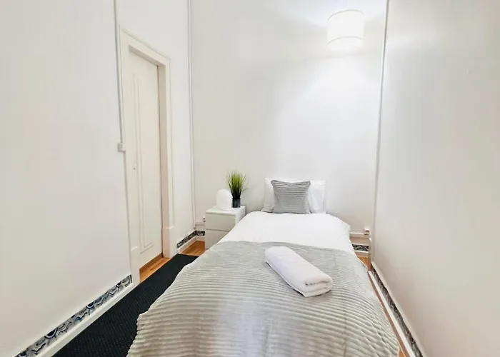 In Alfama, Location In