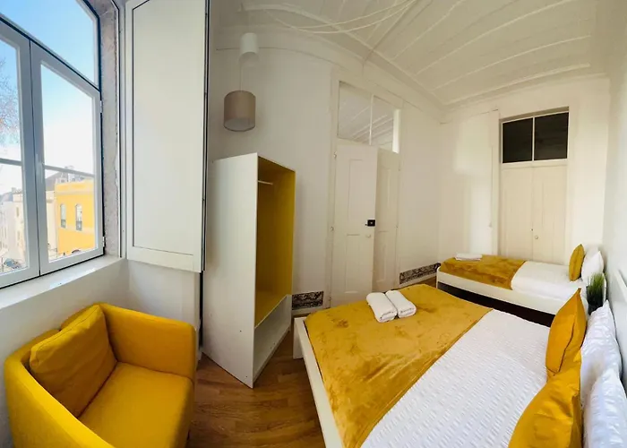In Alfama, Location In *